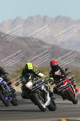 media/Oct-30-2025-Racers Edge (Thu) [[dabbdaf680]]/3-B Group/Session 2 (Turn 14)/